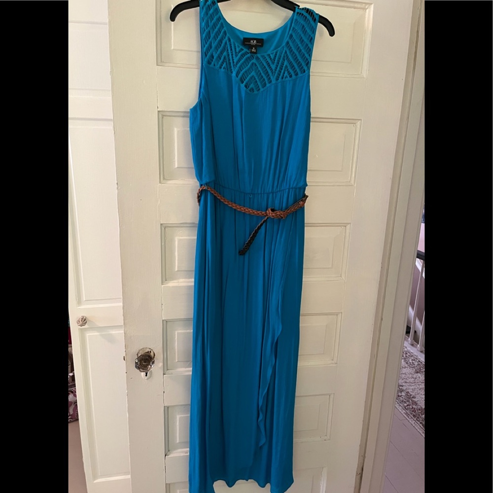 AGB Size 12 Ankle length dress. Beautiful turquoise color.
